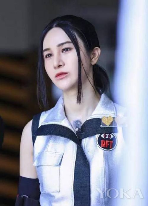 尚雯婕直播撞脸刘梓晨？ 原谅我真的不懂雷母的时尚
