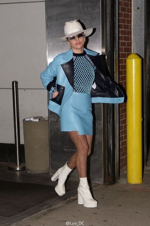 女王归来，Lady Gaga 造型恢复戏剧化！！