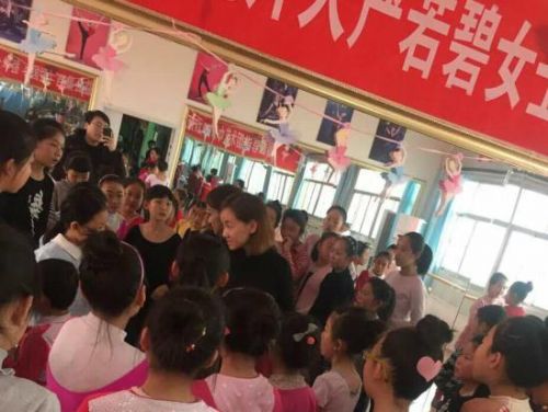 陇西小演员王诗雅喜获2017世界少年儿童时装周中国区总决赛季军奖项