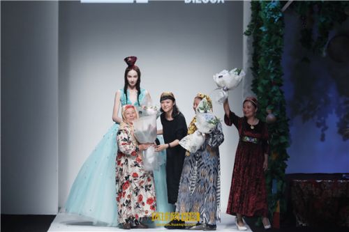 《心花怒放》感恩生命绽放的过程—— SS2017 MOODBOX＋BIZOUX BIZOUX