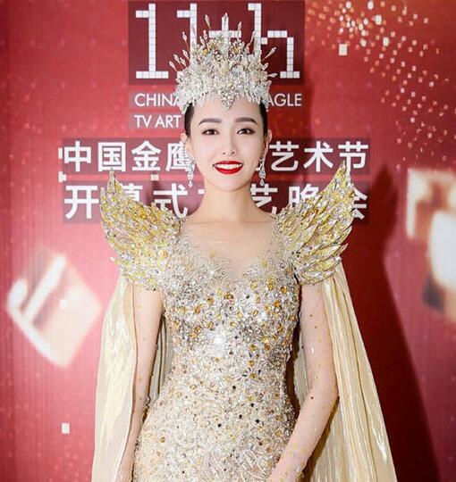 唐嫣遭质疑赵丽颖获视后 这届金鹰节有点门道