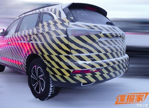 采用环抱式设计 曝江淮瑞风S7内饰谍照