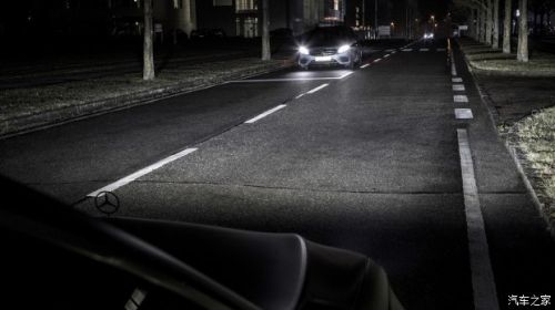 可投射路标 奔驰发布Digital Light大灯