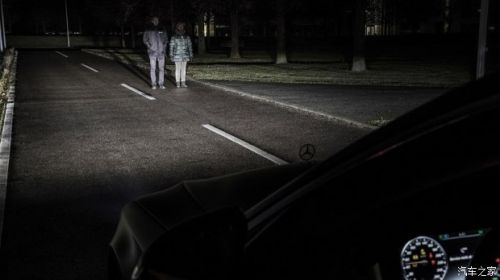 可投射路标 奔驰发布Digital Light大灯