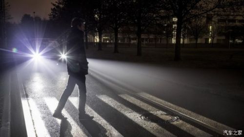 可投射路标 奔驰发布Digital Light大灯