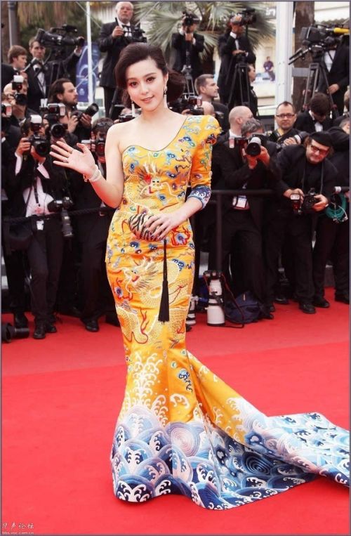 从毯星到影后 范冰冰衣品演技爆棚拒当“花瓶”！