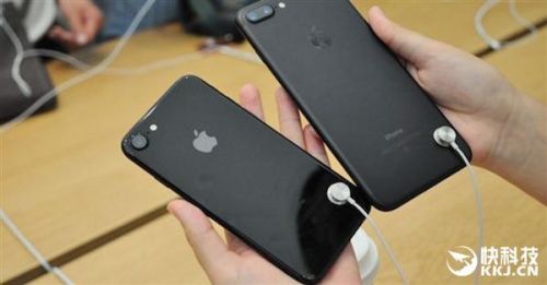 新iPhone曝光：新名字竞叫iPhone X？