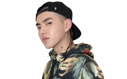 Burberry 为什么选择90后小生吴亦凡