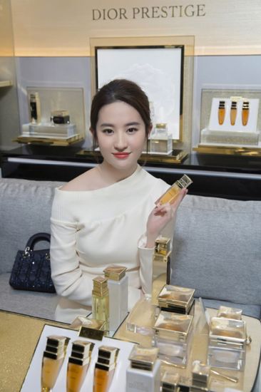 Dior迪奥花蜜活颜丝悦系列 专为护肤而生的玫瑰传奇