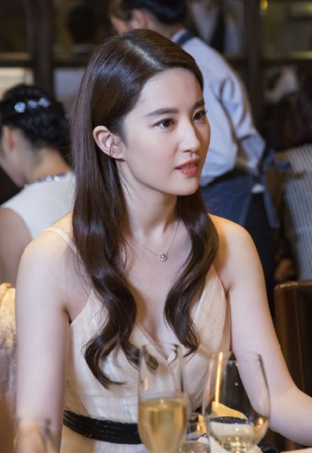 人间天堂 在她面前也只是最佳背景