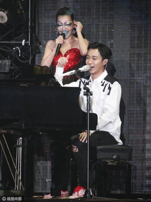 小S“眼”技太强，女明星在时装周喜欢这样“妆”