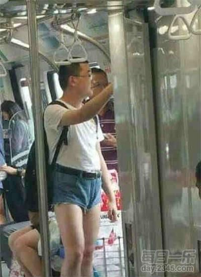 开心一刻笑话大全 笑话大全  这个女友吓死人
