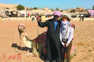 中国游客在埃及。