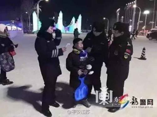 警察在街上到处“溜达”有什么用？ 官方回应与网友评论交相辉映