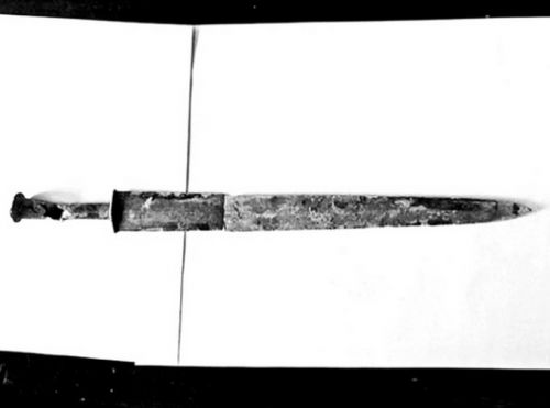 施工人员偷青铜剑 经多番交涉主动将文物上交免遭处罚