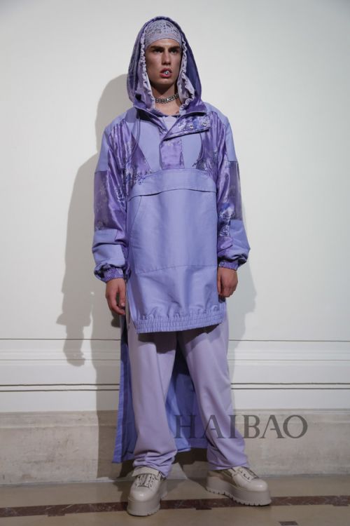 叛逆洛可可的“冲撞美学”！Rihanna Fenty × Puma 2017春夏女装秀，海报网带你亲临2017春夏巴黎