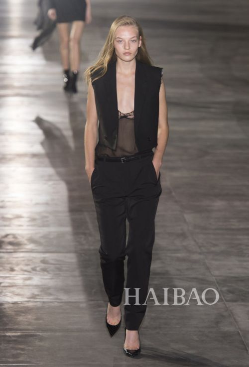 2017春夏巴黎时装周：圣罗兰 (Saint Laurent) 女装秀