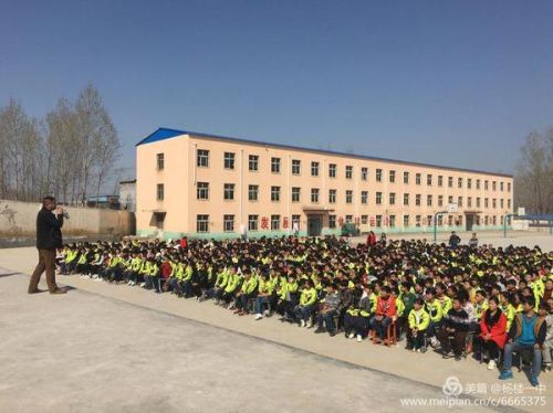 杨楼一中感恩励志报告会:感恩——绽放生命中的那份爱