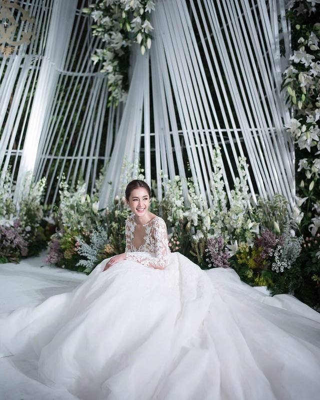 白富美的婚礼长这样!变装6套堪称"泰国版Angelababy"