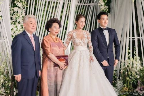 白富美的婚礼长这样!变装6套堪称"泰国版Angelababy"