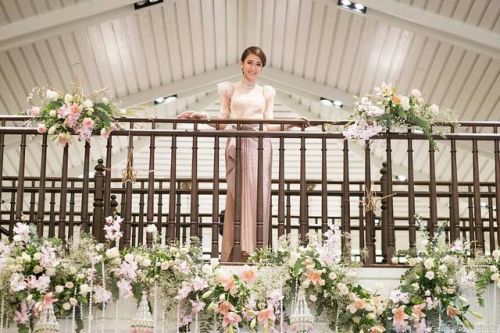 白富美的婚礼长这样!变装6套堪称"泰国版Angelababy"