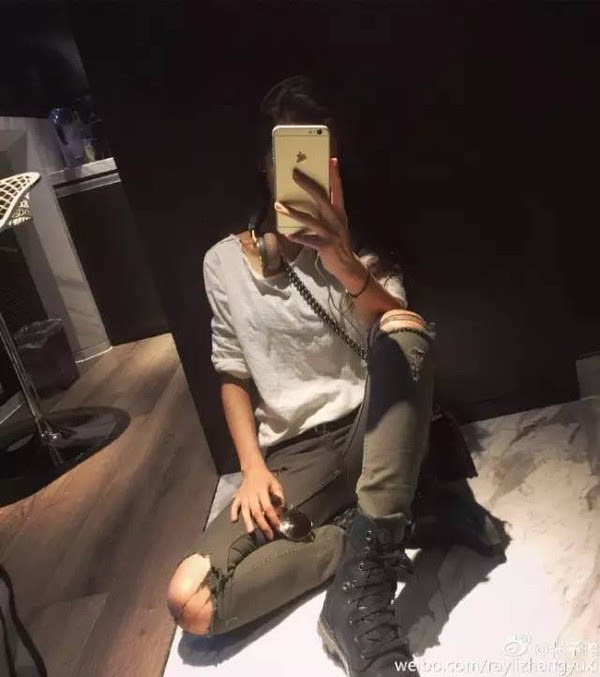 翻了张予曦的包!终于知道什么叫可以貌美如花,还能赚钱养家!