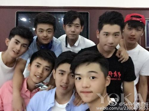中戏上戏的妹子逆天高颜值 军训不花妆是如何做到的？