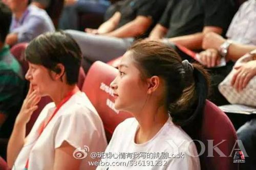 中戏上戏的妹子逆天高颜值 军训不花妆是如何做到的？