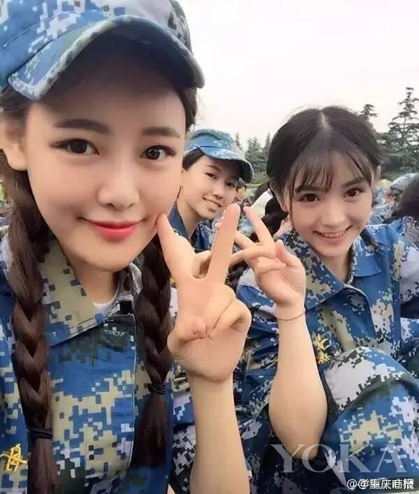 中戏上戏的妹子逆天高颜值 军训不花妆是如何做到的？