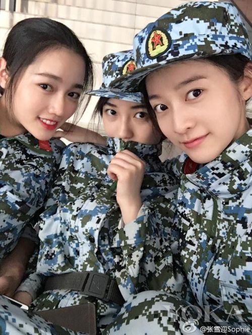 中戏上戏的妹子逆天高颜值 军训不花妆是如何做到的？
