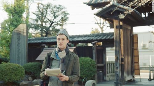 澳大利亚艺术家在咖啡杯上绘制日本东京街景