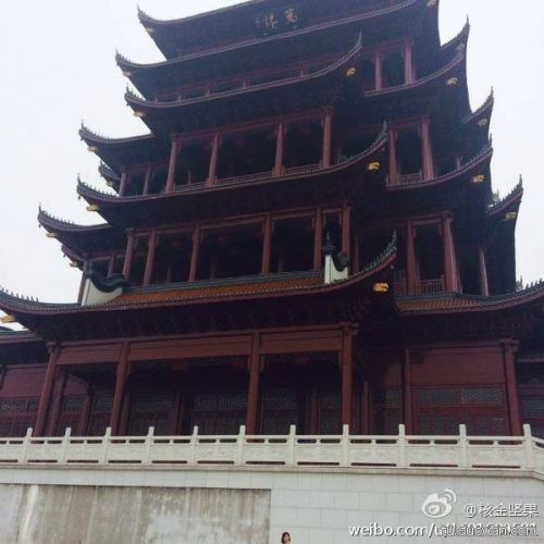 内涵图第1788期:我今年见过最神的万圣节化妆,没有之一