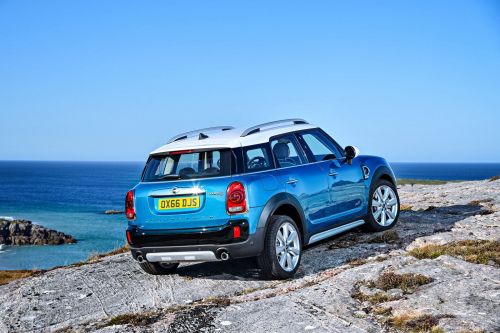 全新一代MINI Countryman亮相广州车展 看外媒作何评价