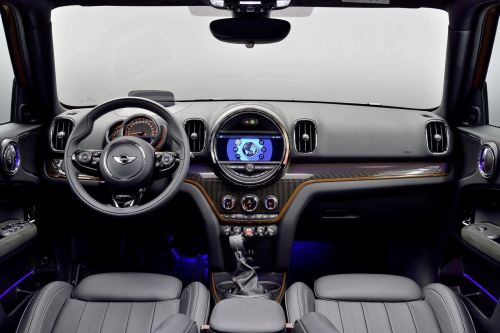 全新一代MINI Countryman亮相广州车展 看外媒作何评价