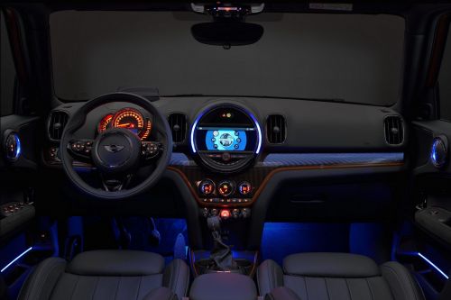 全新一代MINI Countryman亮相广州车展 看外媒作何评价