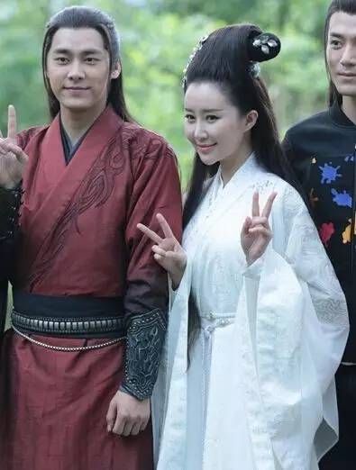 她们曾美过，想到就心酸