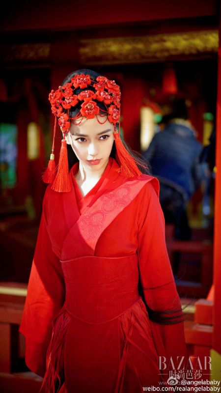 Angelababy不仅有白马王子,她还让童话故事里的所有公主都苏醒了!
