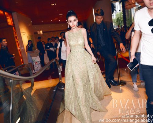 Angelababy不仅有白马王子,她还让童话故事里的所有公主都苏醒了!