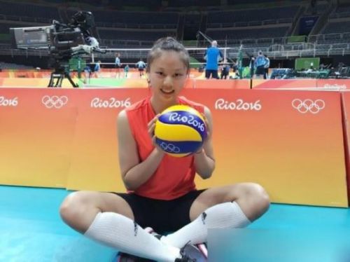 化妆后的中国女排妹子们长这样：朱婷温婉 惠若琪女神范