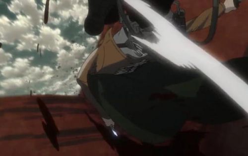 《进击的巨人》第7话剧情爆燃，艾伦VS铠之巨人！