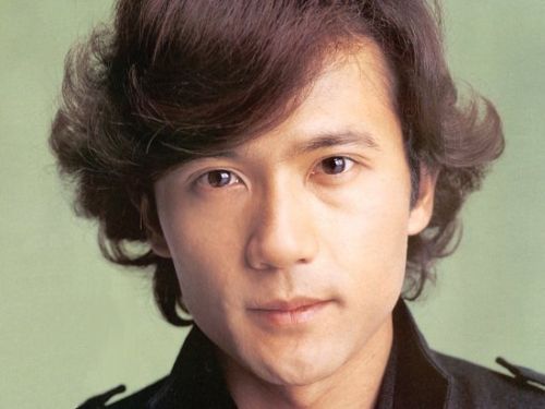 舔屏好肉体却和身高成反比，美颜偶像居然只有159