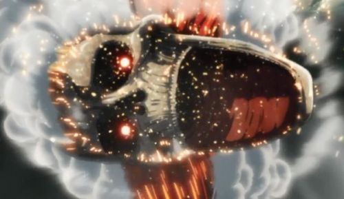 《进击的巨人》第7话剧情爆燃，艾伦VS铠之巨人！