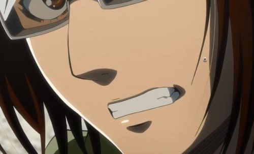 《进击的巨人》第7话剧情爆燃，艾伦VS铠之巨人！