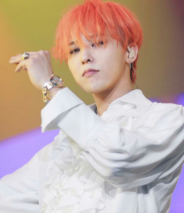 权志龙G-Dragon 权志龙生日快乐!顺便看看他这些年染的头发……