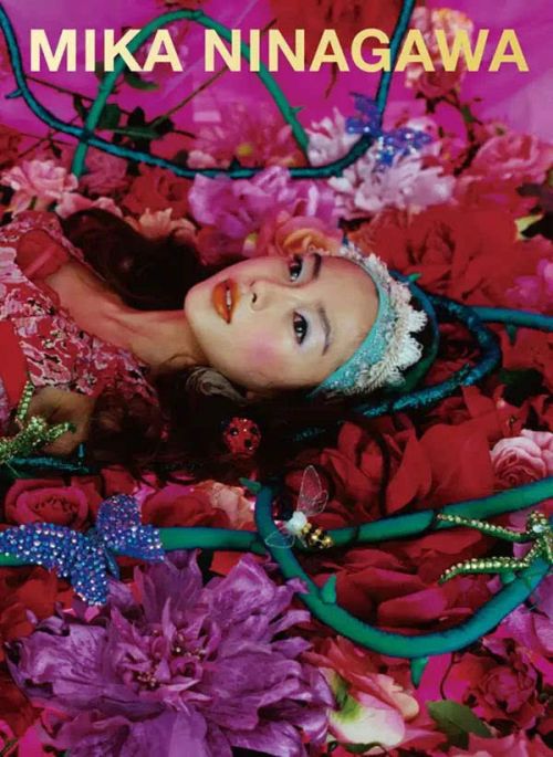 问宇宙大牌私房摄影师，少女和花比颜值谁会赢？
