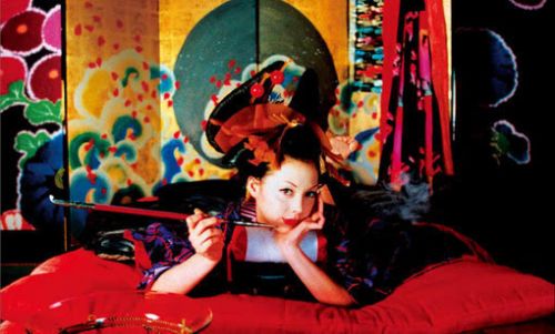 问宇宙大牌私房摄影师，少女和花比颜值谁会赢？