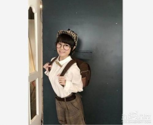 竹达彩奈COS柯南 乳量惊人被吐槽还是COS灰原哀吧