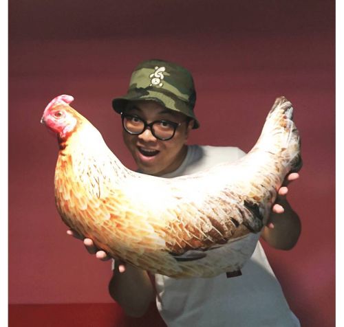 我模仿超模拍照，结果进了医院…