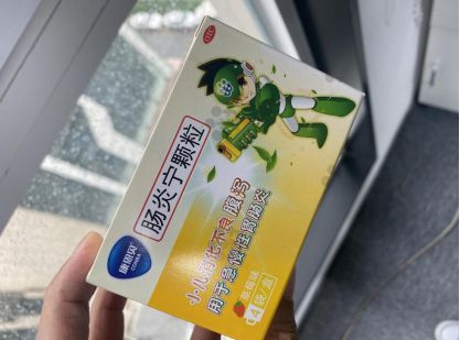 宝宝拉肚子蒙脱石散不管用怎么办？用肠炎宁颗粒，止泻效果好！